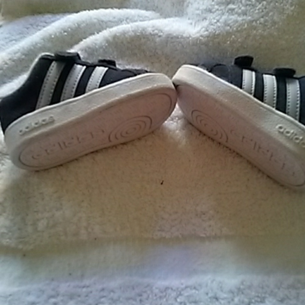 Shoes - Picture 3 of 4